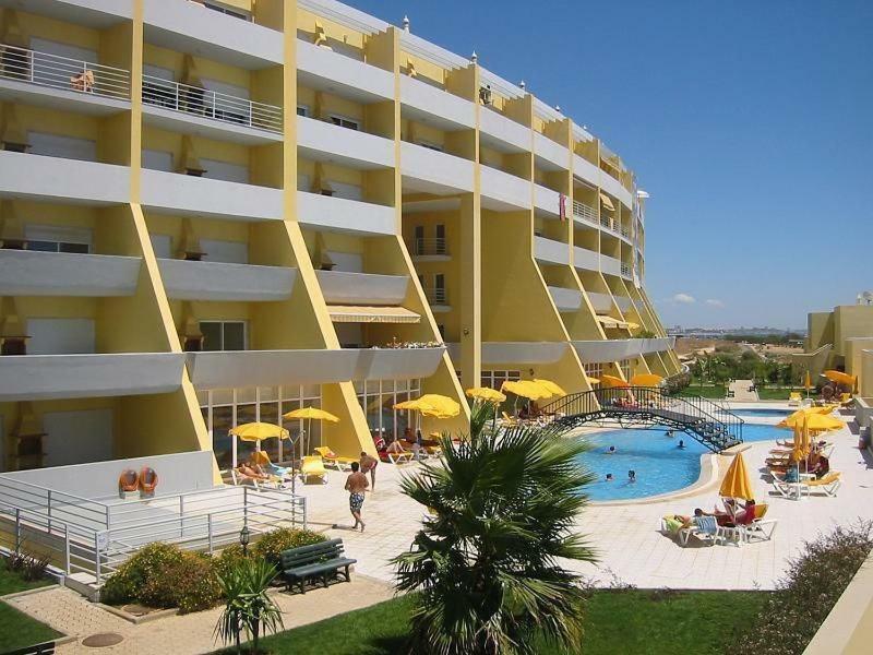 Condominio Do Mar Lagos Bagian luar foto